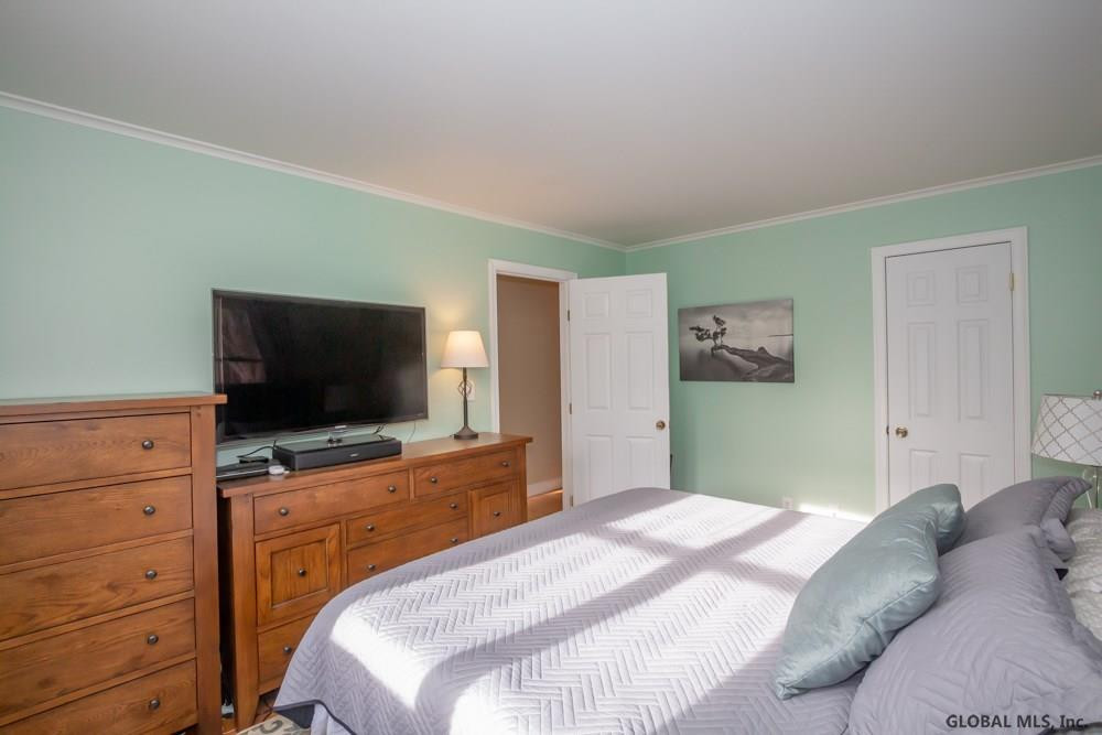 15 Garnsey Road Rexford, NY 12148 - Photo 17 of 29 Photo 17