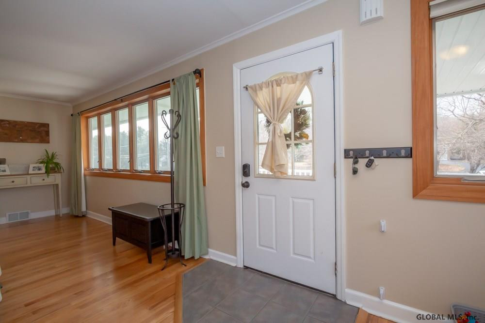 15 Garnsey Road Rexford, NY 12148 - Photo 5 of 29 Photo 5