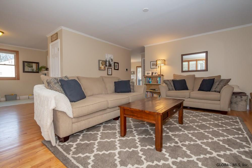 15 Garnsey Road Rexford, NY 12148 - Photo 8 of 29 Photo 8
