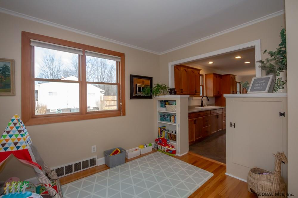 15 Garnsey Road Rexford, NY 12148 - Photo 10 of 29 Photo 10