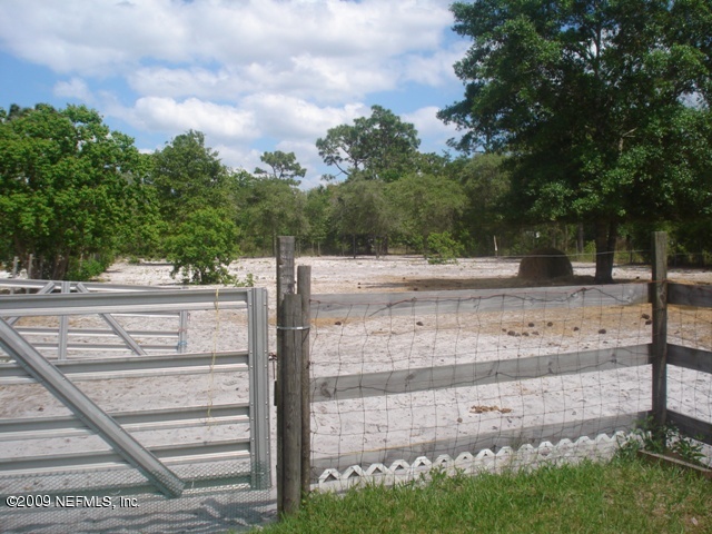 5318 Mallard Road Middleburg, FL 32068 - Photo 4 of 29 Fenced Area