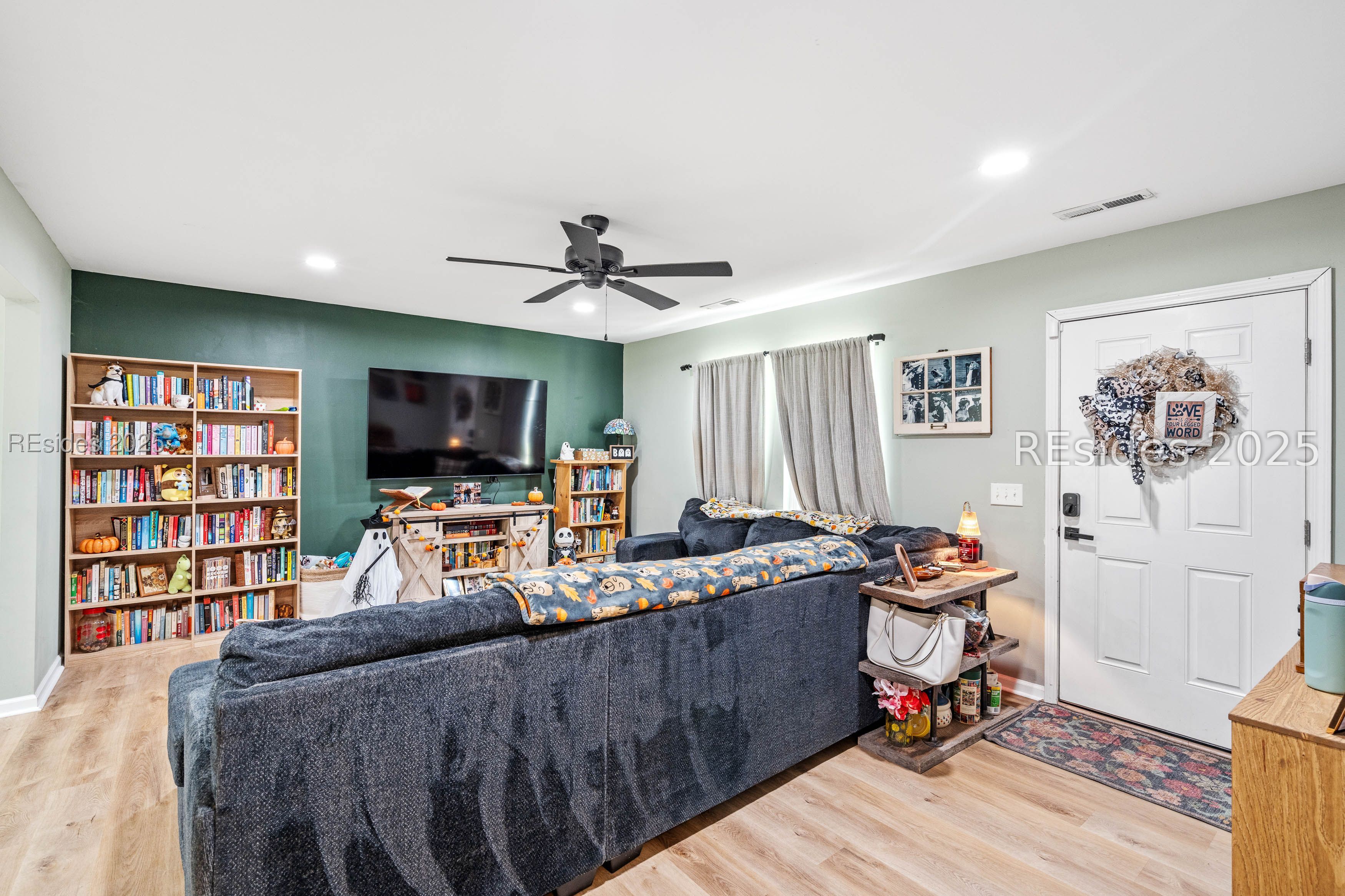 197 Johnson Road Seabrook, SC 29940 - Photo 2 of 31