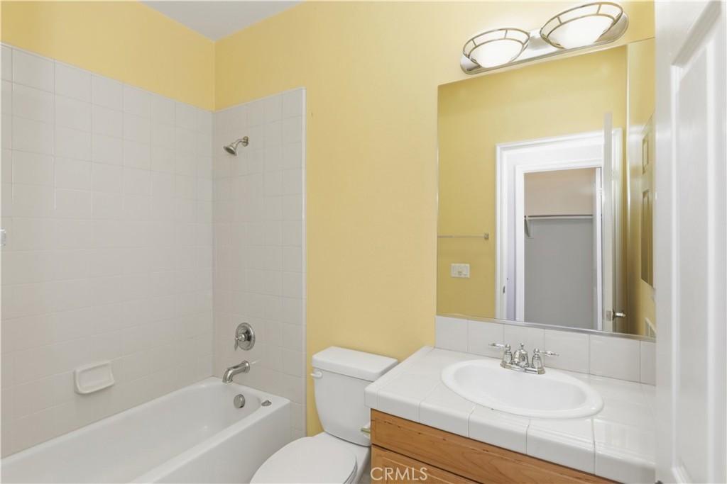 16861 Ridge Cliff Drive Riverside, CA 92503 - Photo 37 of 61 Bedroom #2 Ensuite Bathroom