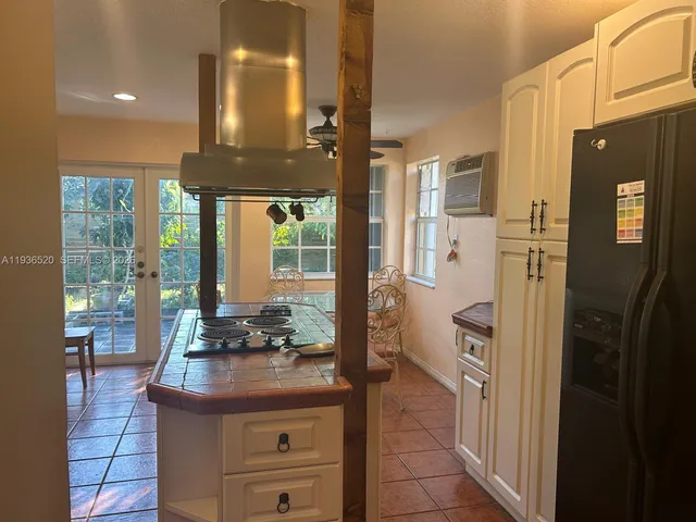 $780,000 | 13800 Southwest 73rd Street, Miami, FL 33183