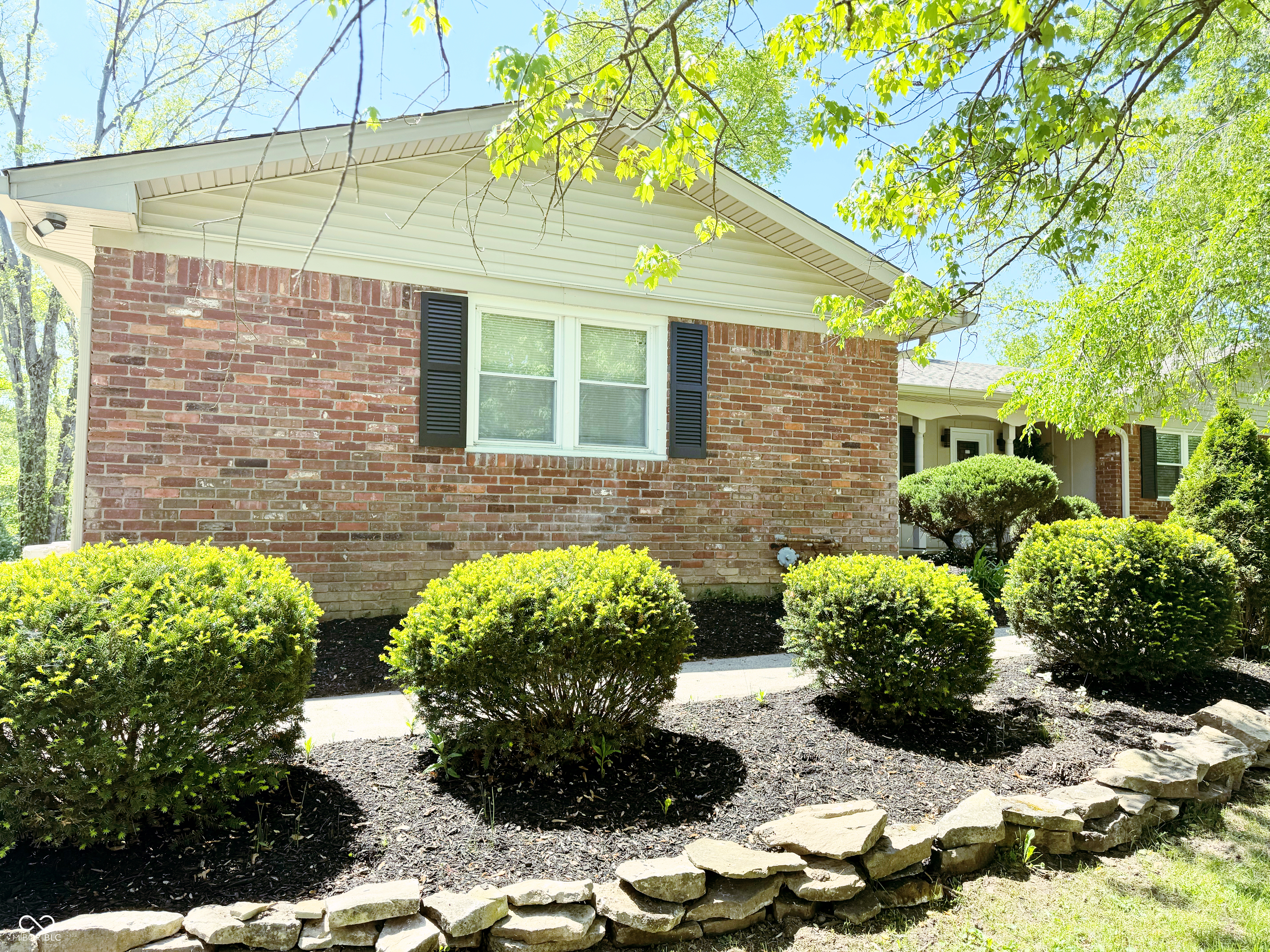 8835 Briarclift Road Indianapolis, IN 46256 - Photo 4 of 39 Gallery Image 4