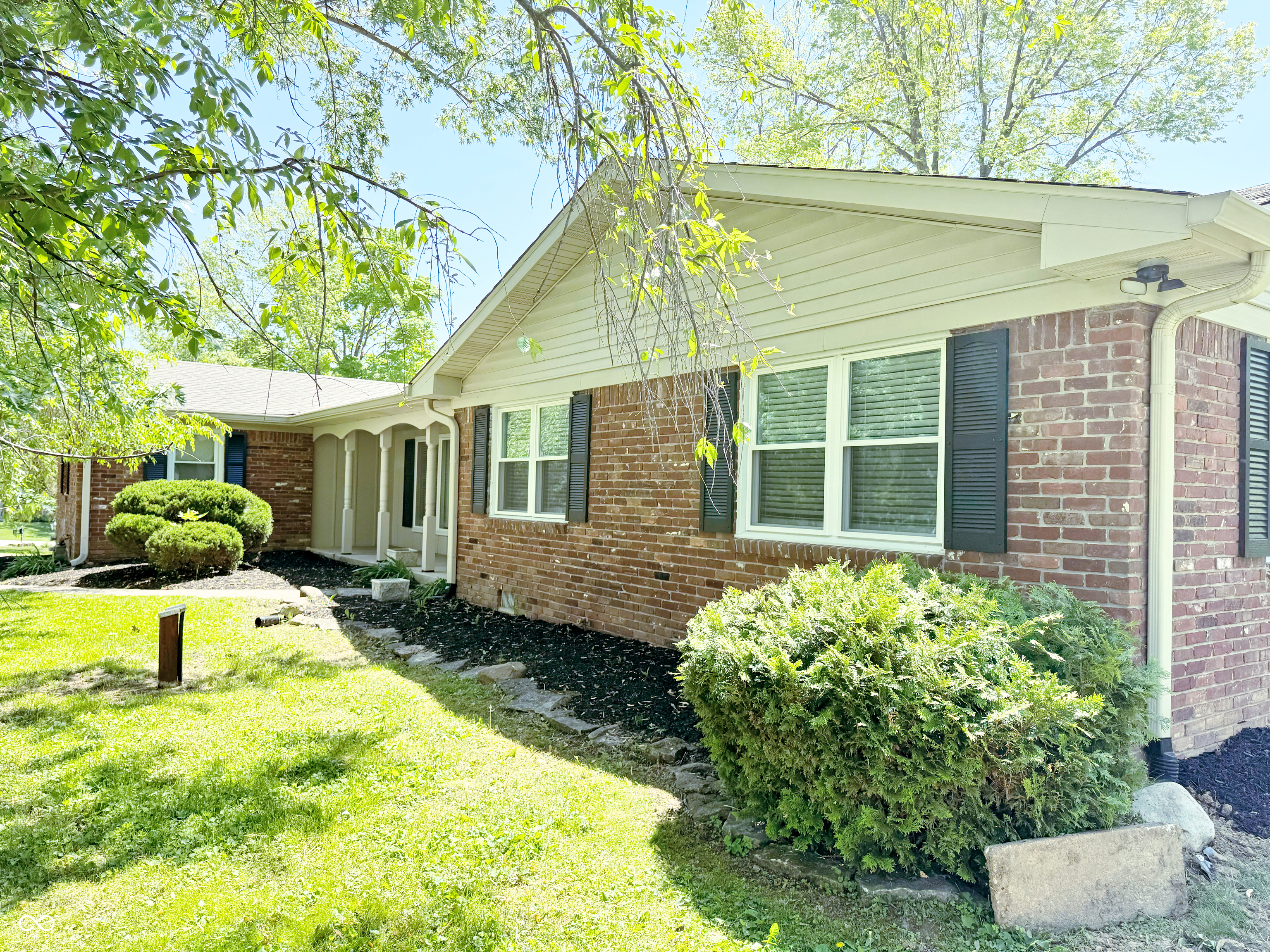 8835 Briarclift Road Indianapolis, IN 46256 - Photo 6 of 39 Gallery Image 6