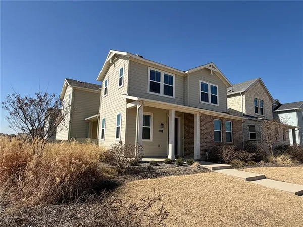 $3,200 | 604 Vine Street, Unit 144, Argyle, TX 76226