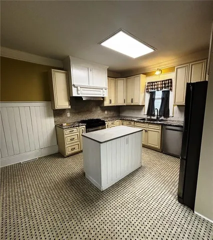 $209,900 | 1130 South Santa Fe Avenue, Chanute, KS 66720