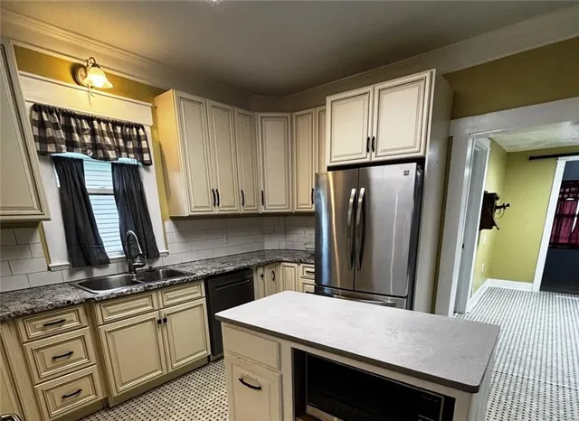 $209,900 | 1130 South Santa Fe Avenue, Chanute, KS 66720