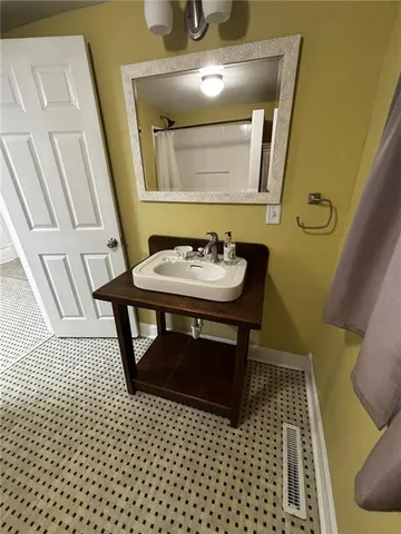 $209,900 | 1130 South Santa Fe Avenue, Chanute, KS 66720