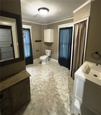 $209,900 | 1130 South Santa Fe Avenue, Chanute, KS 66720