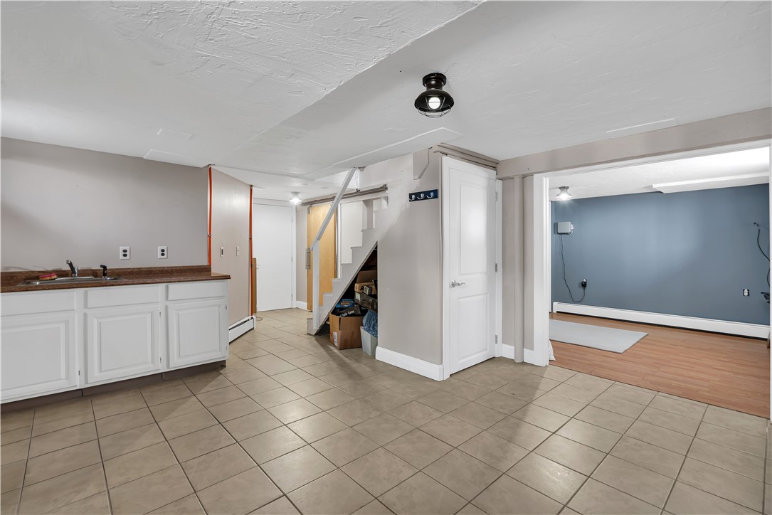 321 Hoxsie Avenue Warwick, RI 02889 - Photo 13 of 17