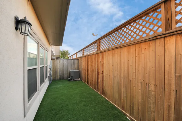 $515,000 | 8306 Hillendahl Boulevard, Houston, TX 77055