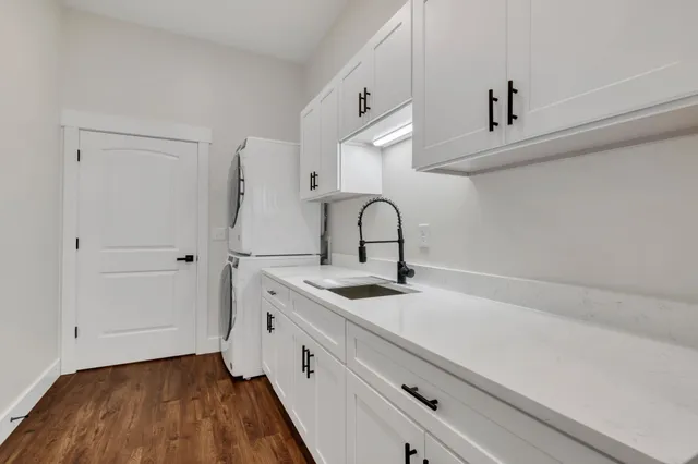 a big yard with lots of green space and porch