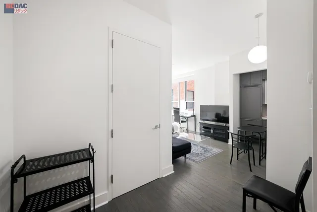 $680,000 | 416 West 52nd Street, Unit 424 | Hell's Kitchen
