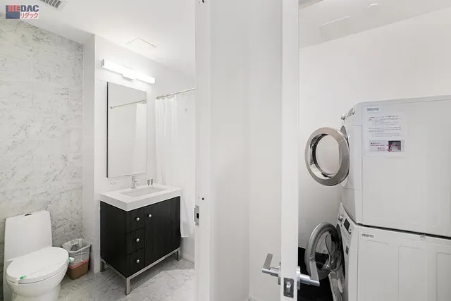 $680,000 | 416 West 52nd Street, Unit 424 | Hell's Kitchen