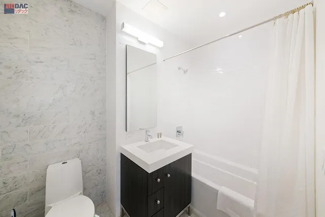 $680,000 | 416 West 52nd Street, Unit 424 | Hell's Kitchen