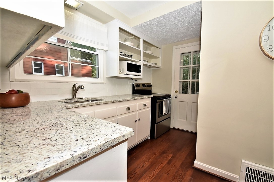 2539 Canterbury Road Cleveland, OH 44118 - Photo 6 of 15