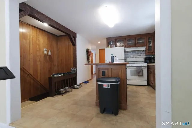 $289,900 | 2 Sharren Lane, Enfield, CT 06082