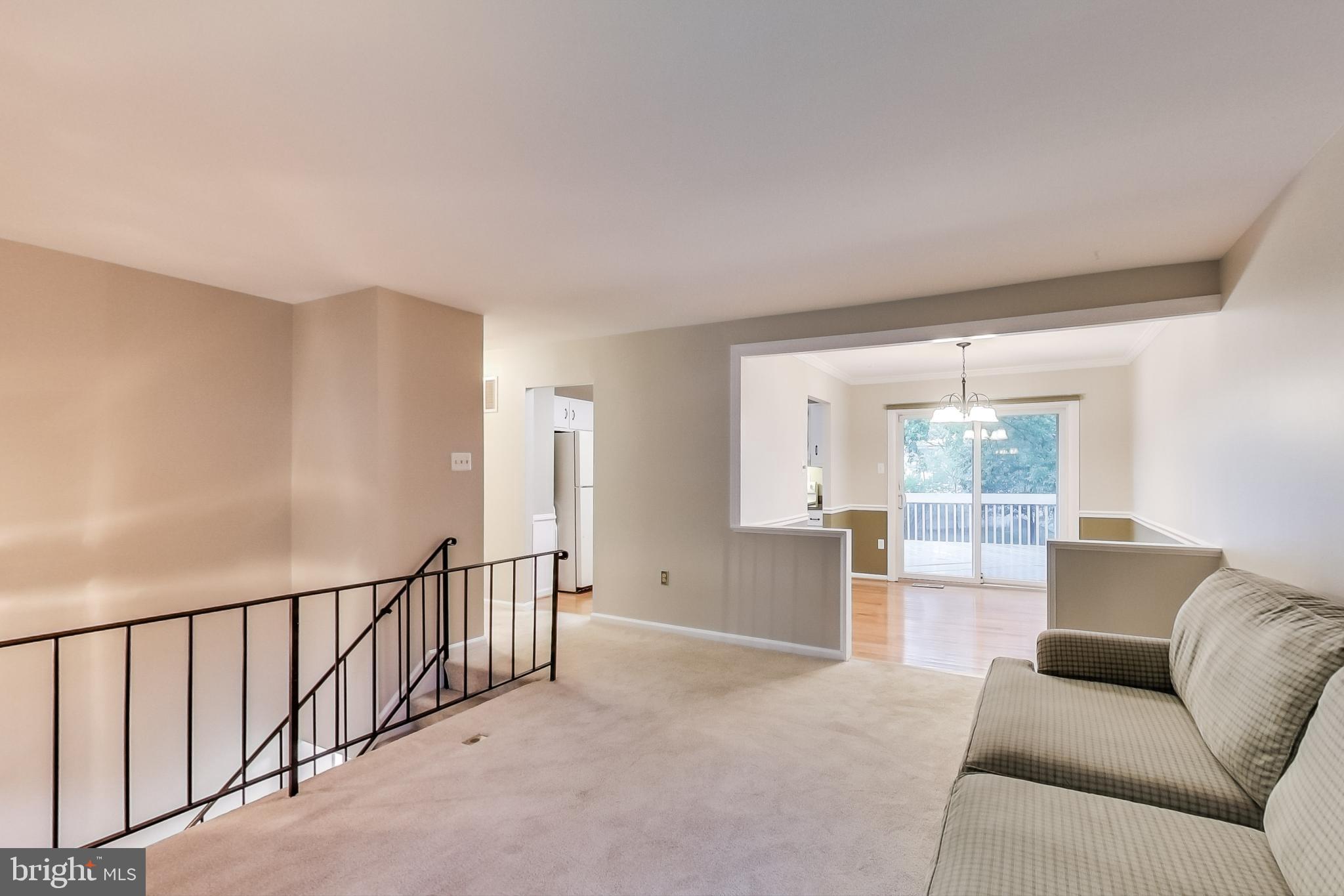 927 Fall Ridge Way Gambrills, MD 21054 - Photo 4 of 34 Living Room