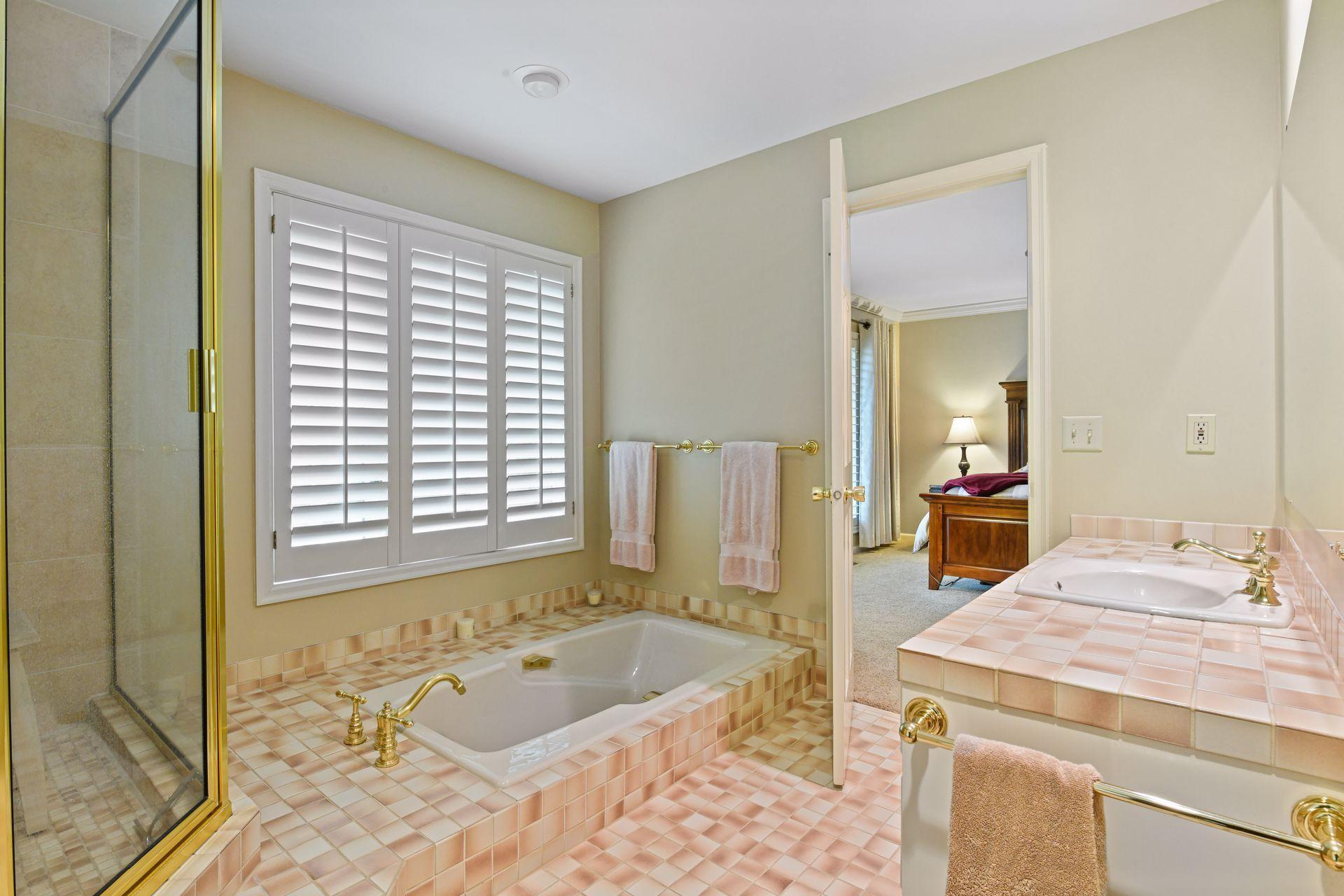 2322 Sheridan Hills Road Minnetonka, MN 55391 - Photo 36 of 58 Gallery Image 36