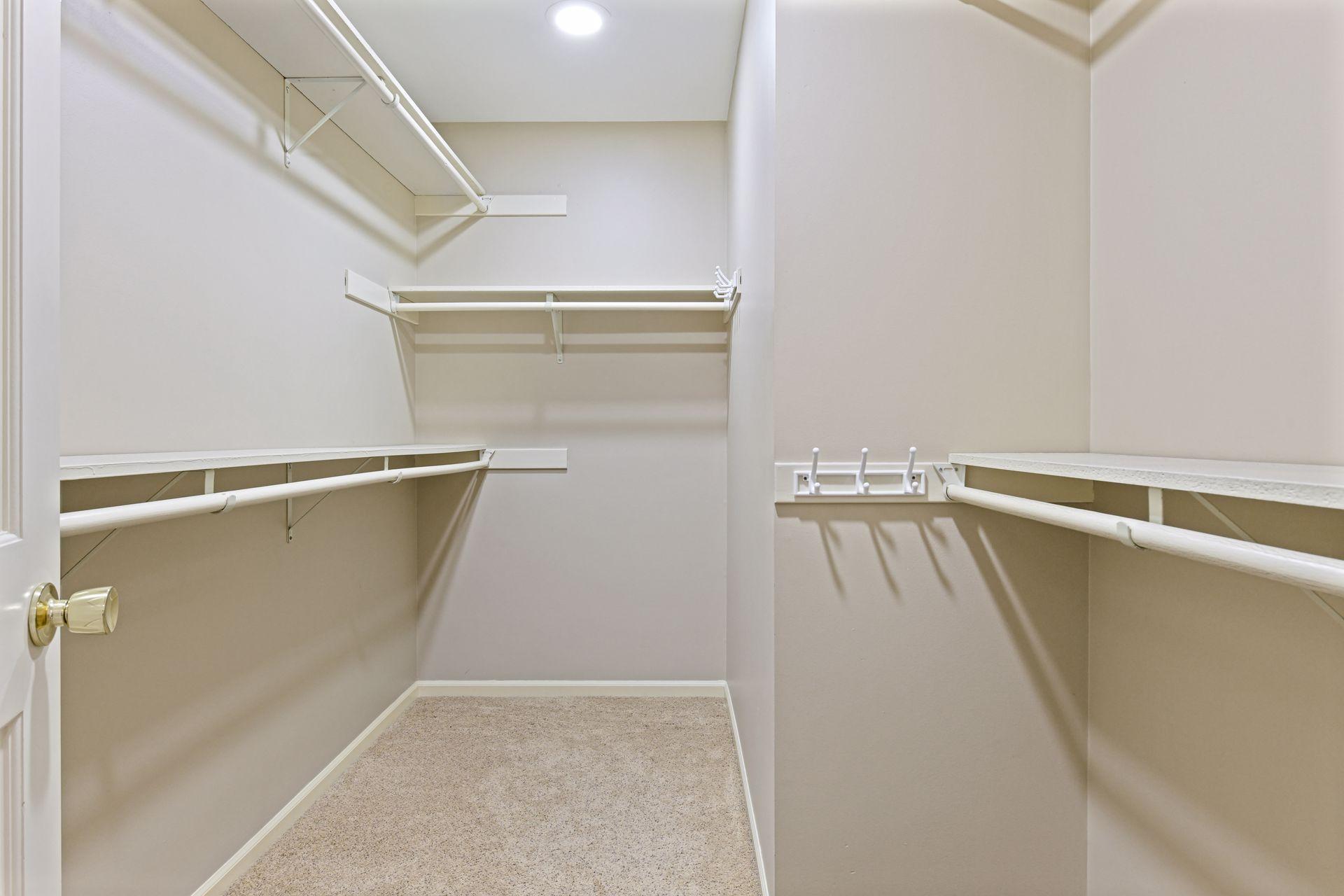 2322 Sheridan Hills Road Minnetonka, MN 55391 - Photo 37 of 58 Gallery Image 37