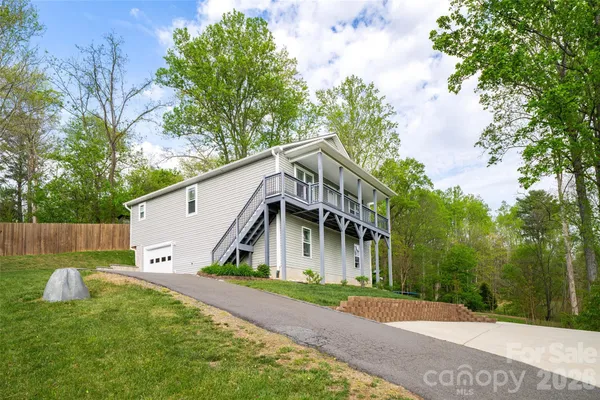 $527,000 | 16 DanielBrooke Drive, Asheville, NC 28806