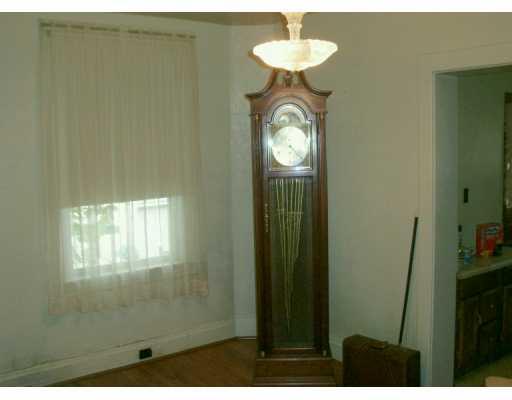 822 12th Street McKees Rocks, PA 15136 - Photo 3 of 5 Dining Room.
