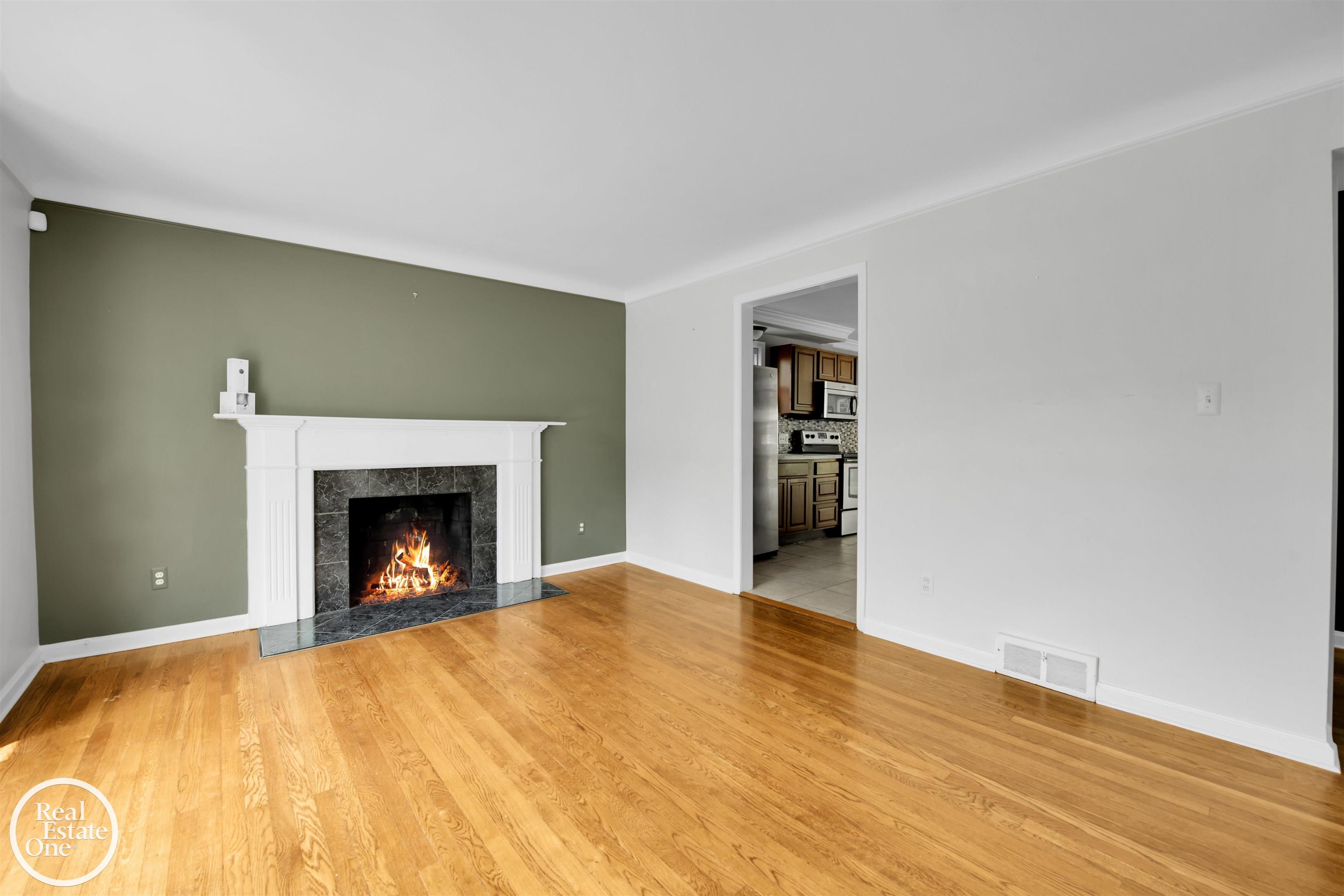 1258 Hampton Road Grosse Pointe Woods, MI 48236 - Photo 4 of 37
