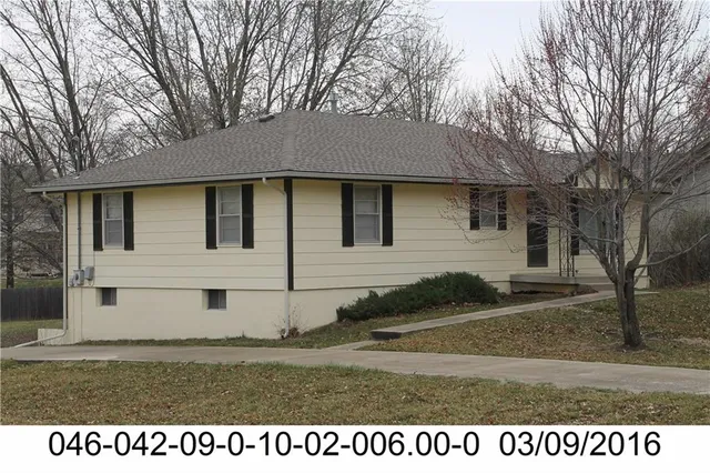 $330,000 | 5605 Meadowsweet Lane, Shawnee, KS 66226