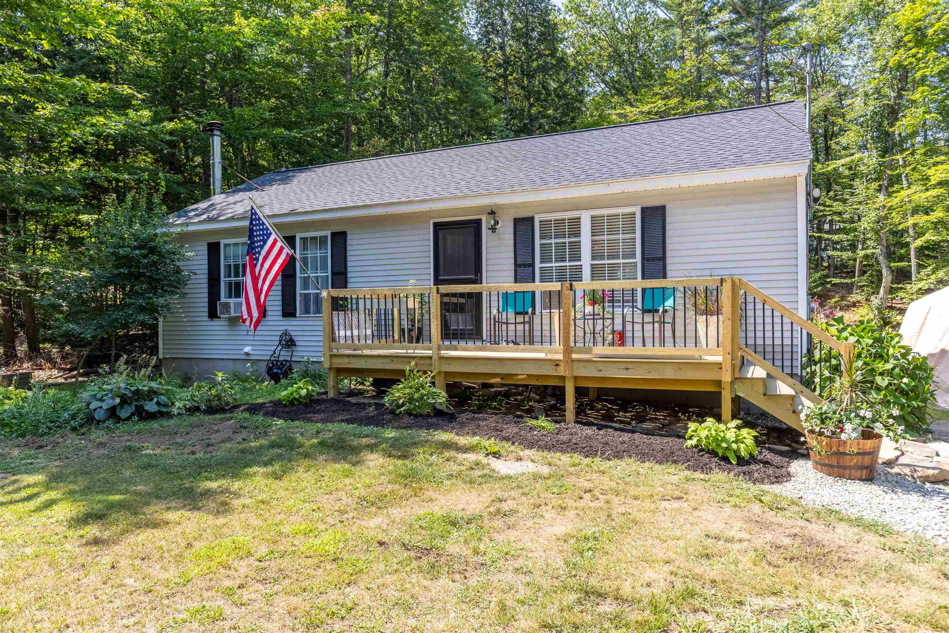 21 Woodcrest Drive Ossipee, NH 03864 - Photo 2 of 31