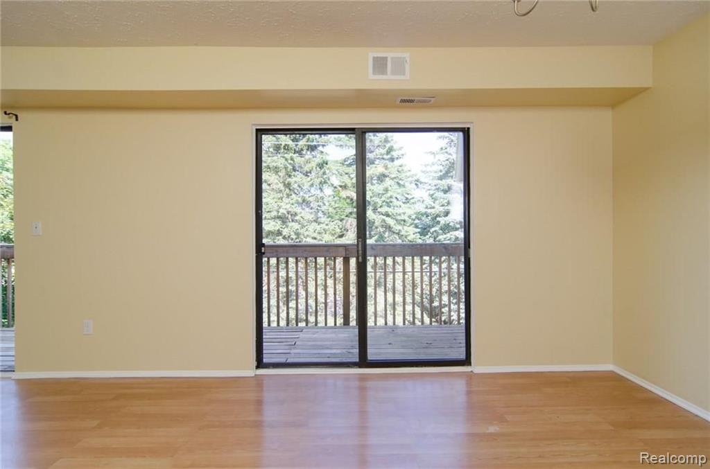 1663 Riverside Drive, Unit 5 Rochester Hills, MI 48309 - Photo 9 of 22