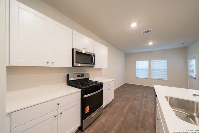 $2,700 | 13944 San Saba Falls, San Antonio, TX 78253