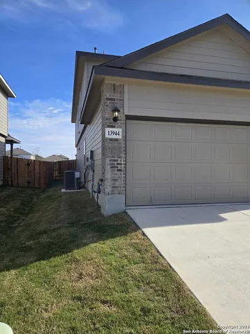 $2,700 | 13944 San Saba Falls, San Antonio, TX 78253