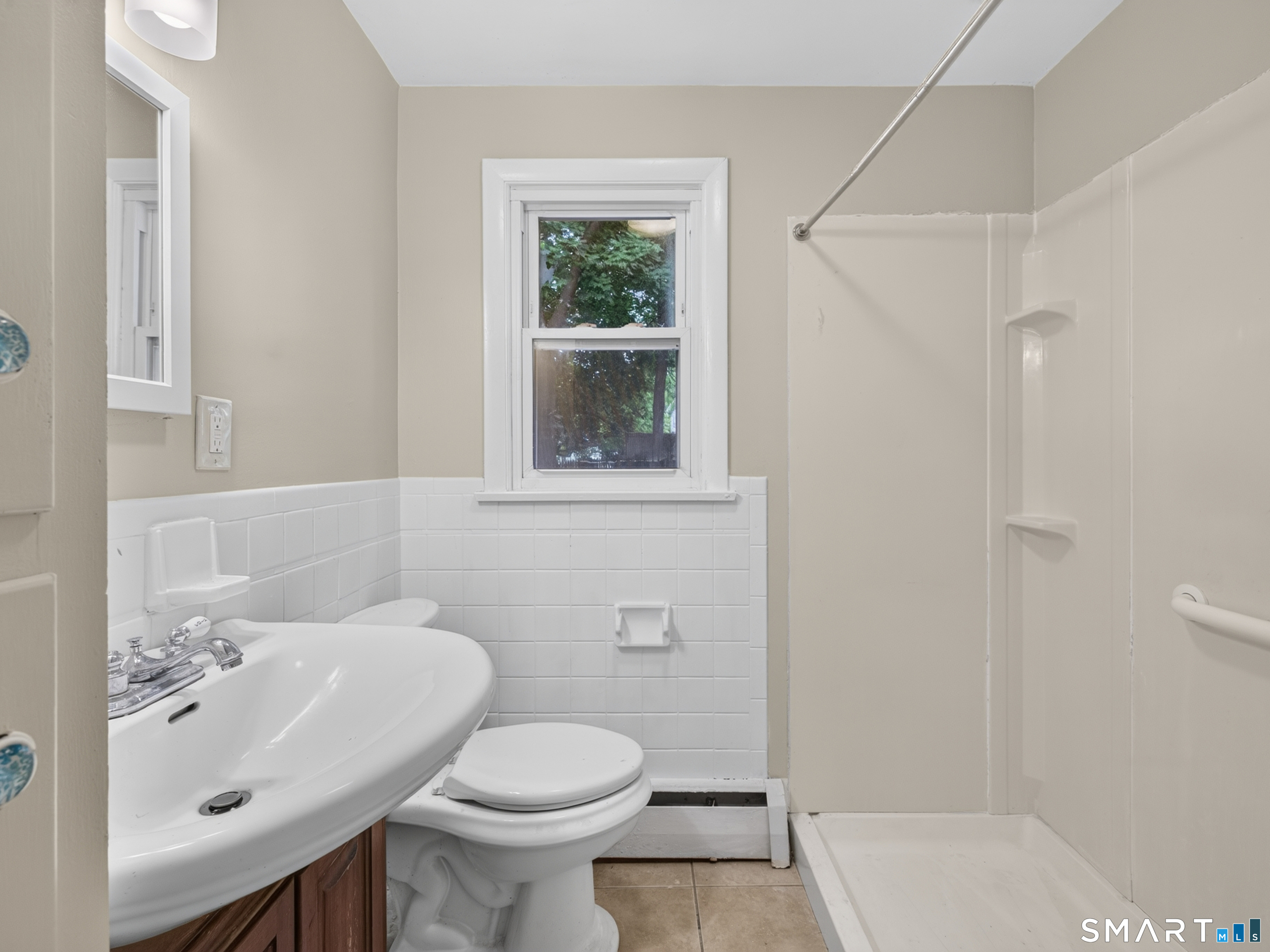 161 Broad Street Groton, CT 06340 - Photo 13 of 35