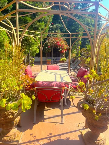 $3,595 | 100 Cliff Drive, Unit 5, Laguna Beach, CA 92651