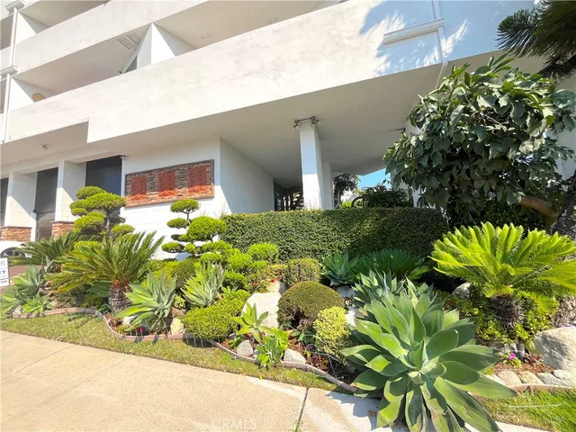 $3,595 | 100 Cliff Drive, Unit 5, Laguna Beach, CA 92651