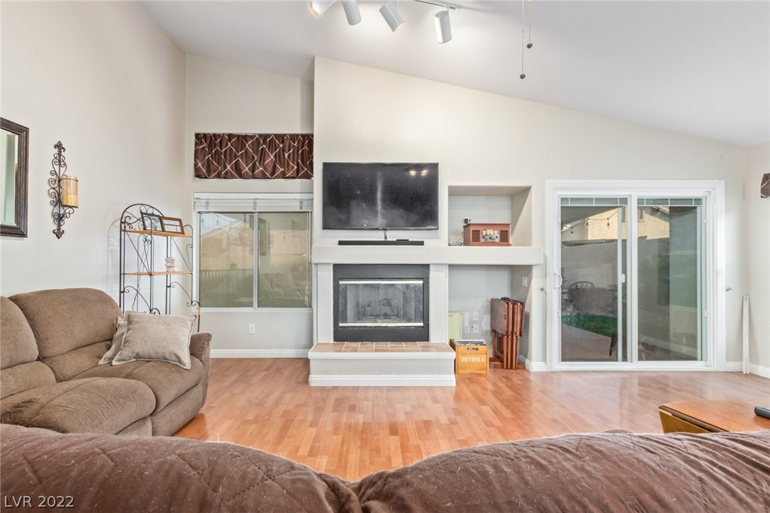 4319 Blushed Meadows Road North Las Vegas, NV 89031 - Photo 13 of 29