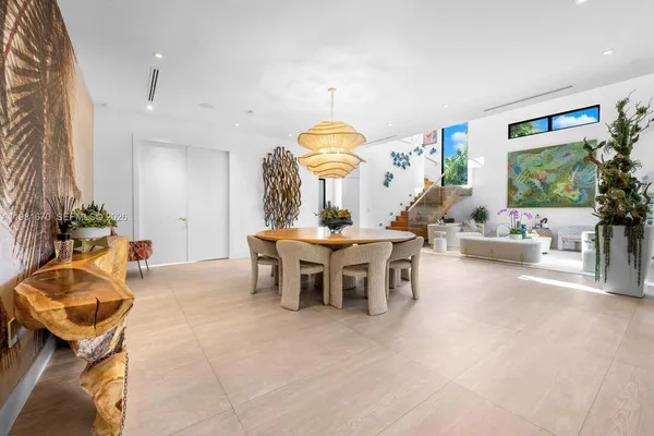 $5,395,000 | 7900 Southwest 54th Avenue, Miami, FL 33143