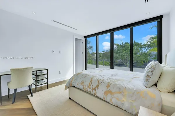 $5,395,000 | 7900 Southwest 54th Avenue, Miami, FL 33143