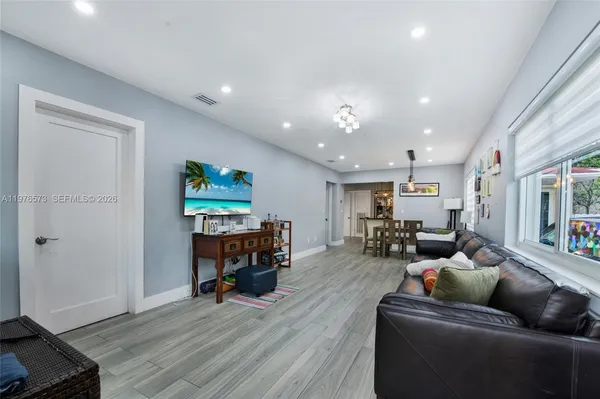 $3,650 | 1620 Southwest 19th Street, Unit 1620, Miami, FL 33145