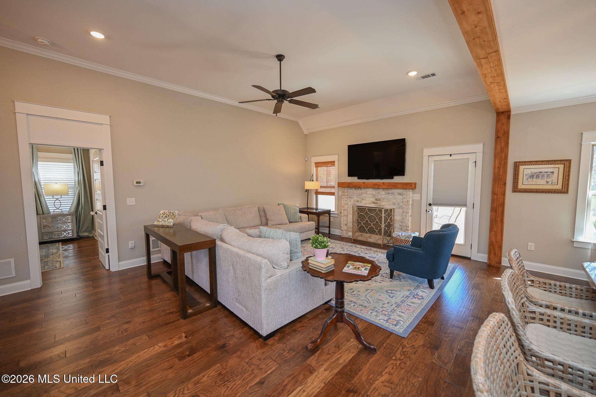 3758 Madison Ridge Hernando, MS 38632 - Photo 14 of 40 Living room