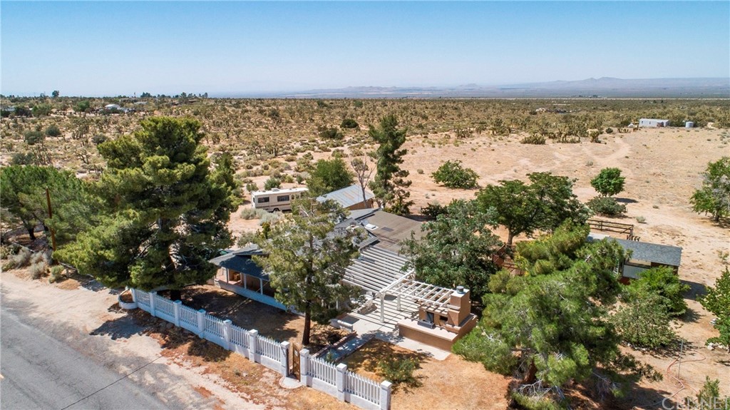 21123 Fort Tejon Road Llano, CA 93544 - Photo 21 of 55