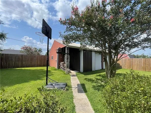 $2,000 | 12 River Park Drive, Hahnville, LA 70057