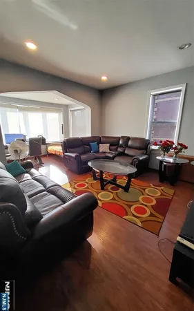 $2,500 | 613 3rd Avenue, Lyndhurst, NJ 07071