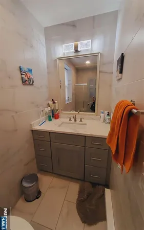 $2,500 | 613 3rd Avenue, Lyndhurst, NJ 07071