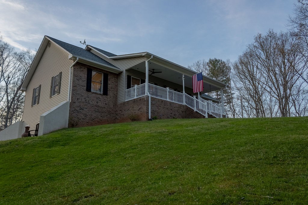 141 Chambers Mountain Road Mineral Bluff, GA 30559 - Photo 4 of 65