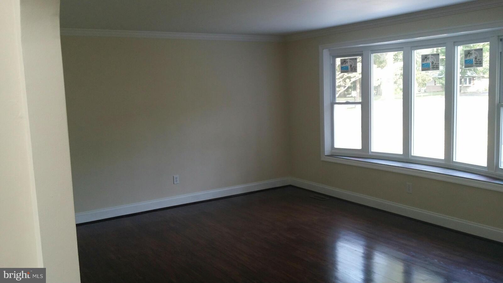 2507 Lincrest Road Joppa, MD 21085 - Photo 5 of 30 Living Room