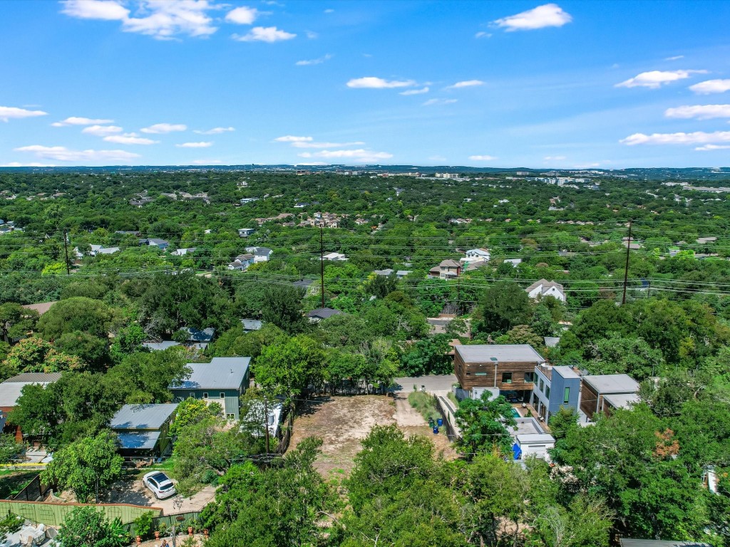 3007 South 4th Street Austin, TX 78704 - Photo 12 of 16 a view of yard with green space