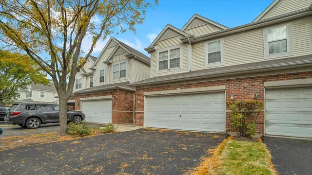 $419,900 | 1706 Buckingham Drive, Des Plaines, IL 60018